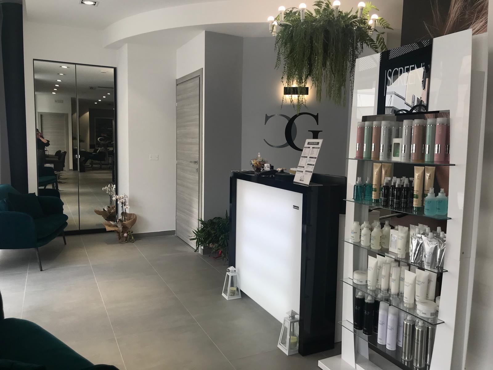 Ingresso e reception di Giusy Parrucchieri a Cassino